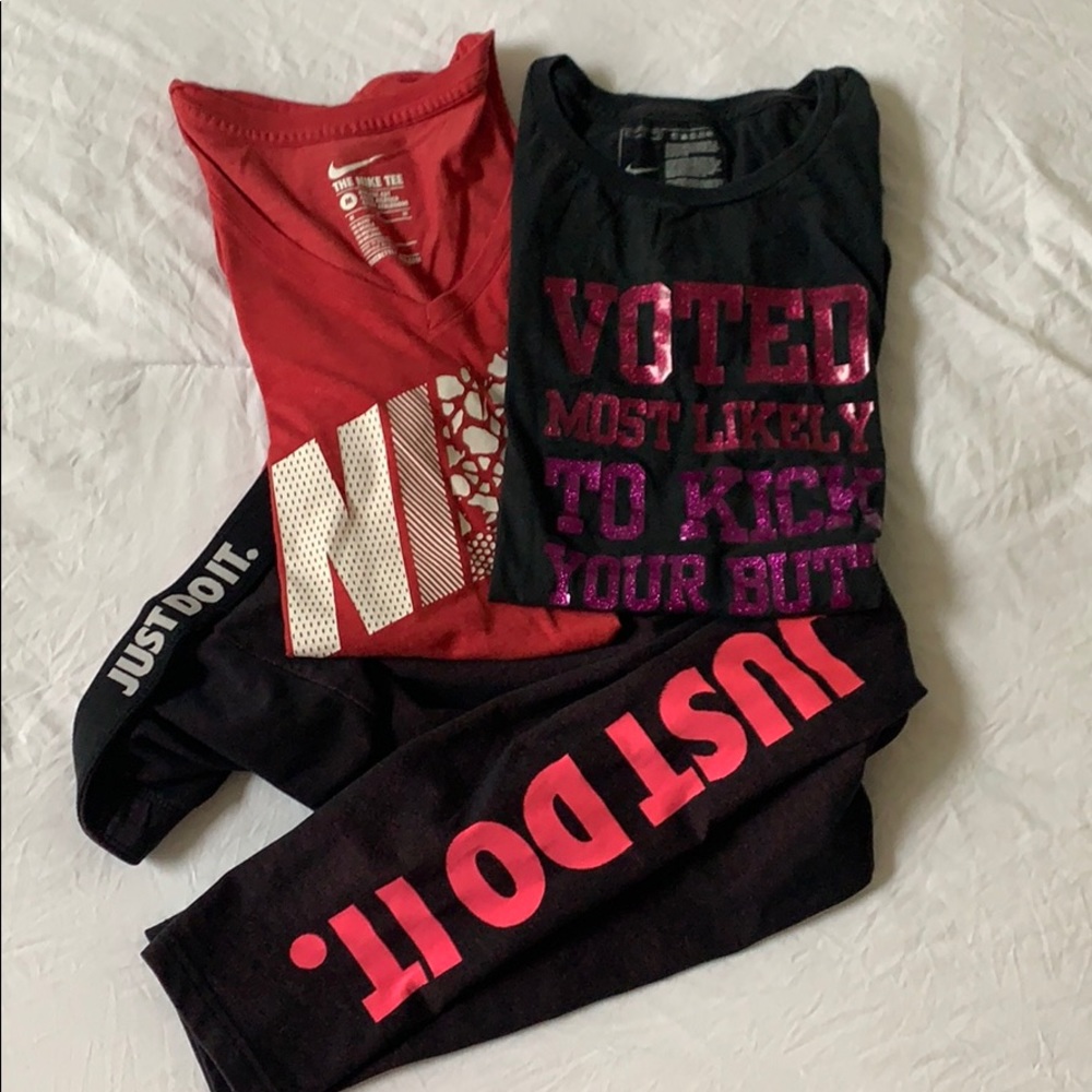 Nike bundle 2 T-shirt’s 1 pair of leggings